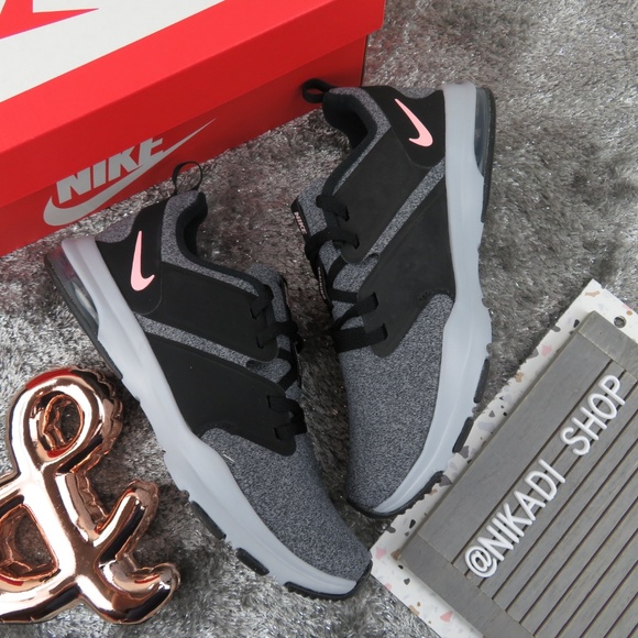 Nike Shoes - Nike Air Training Flyknit Sneakers